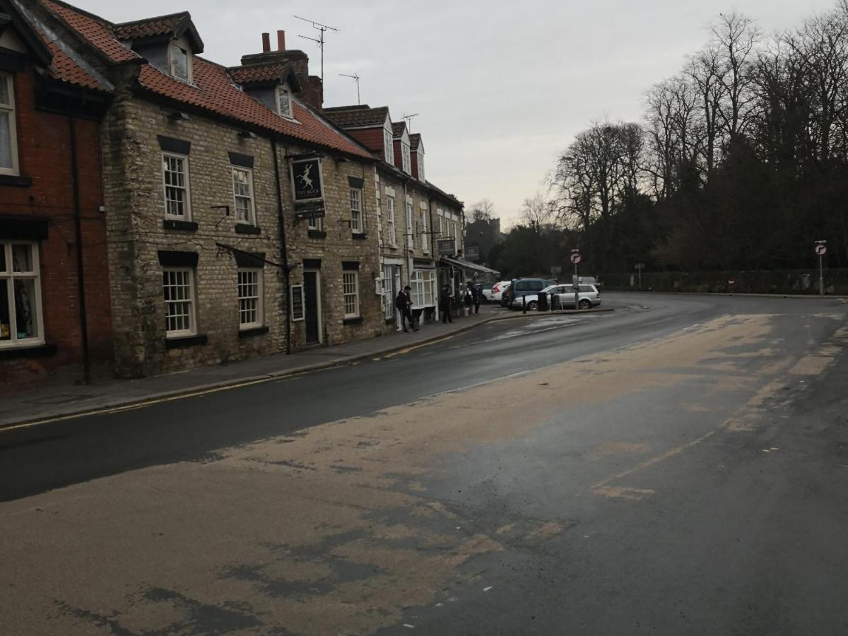 The Buck Hotel Thornton Dale Exterior foto