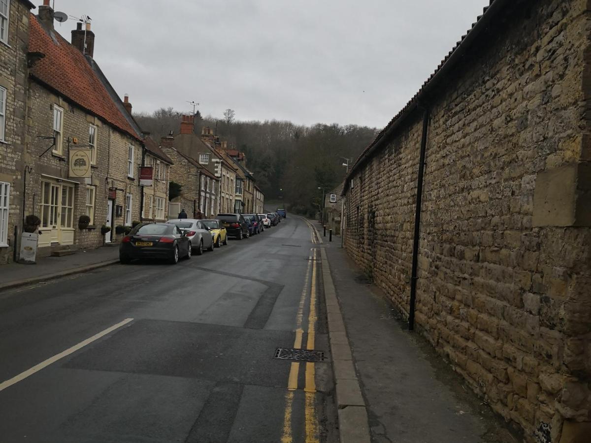 The Buck Hotel Thornton Dale Exterior foto
